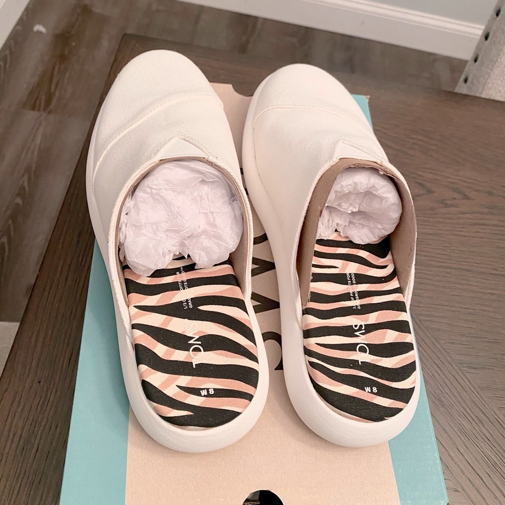 Toms Alpargata mallow mule New with box